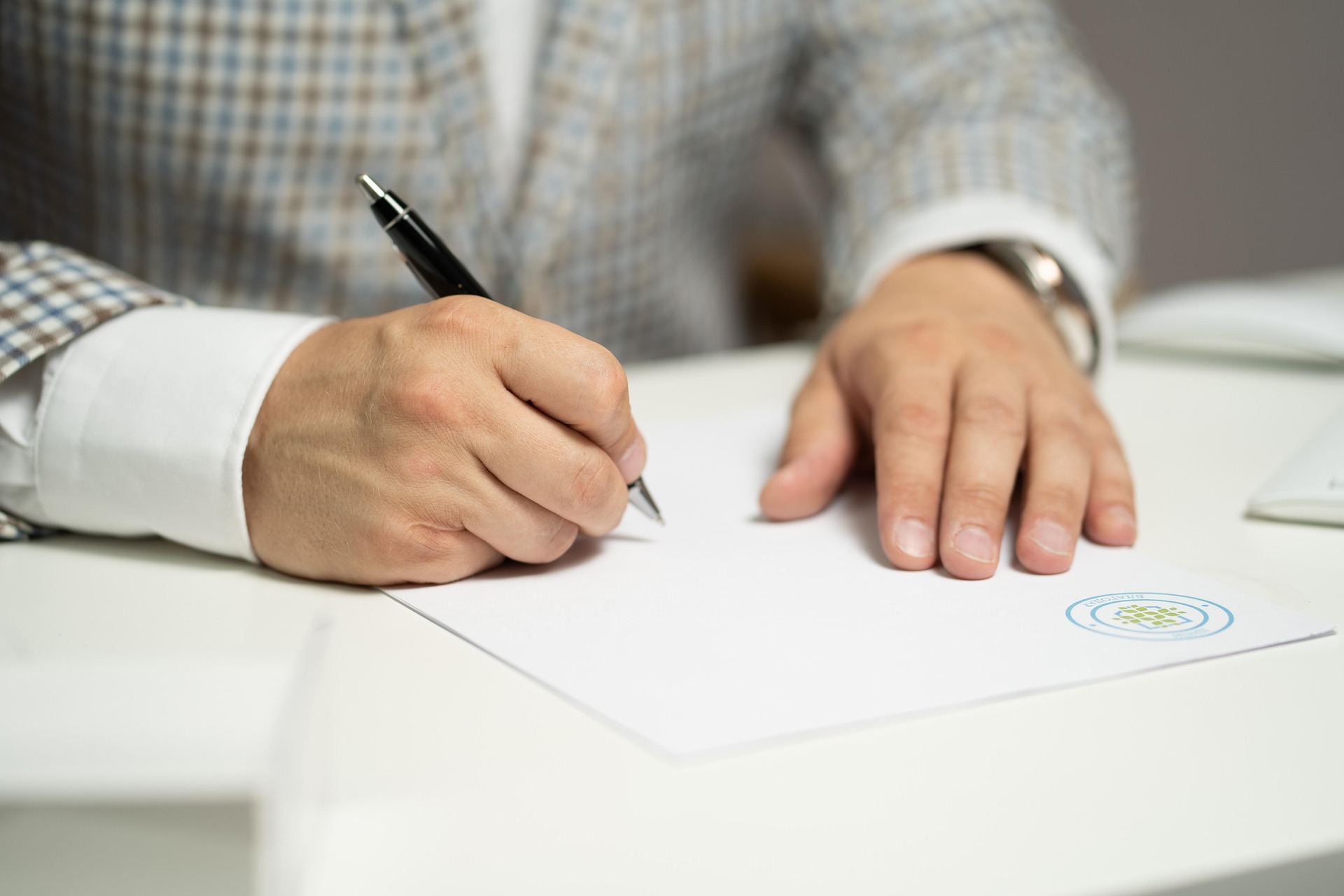 Guía completa sobre el desplazamiento de trabajadores a España y sus obligaciones legales